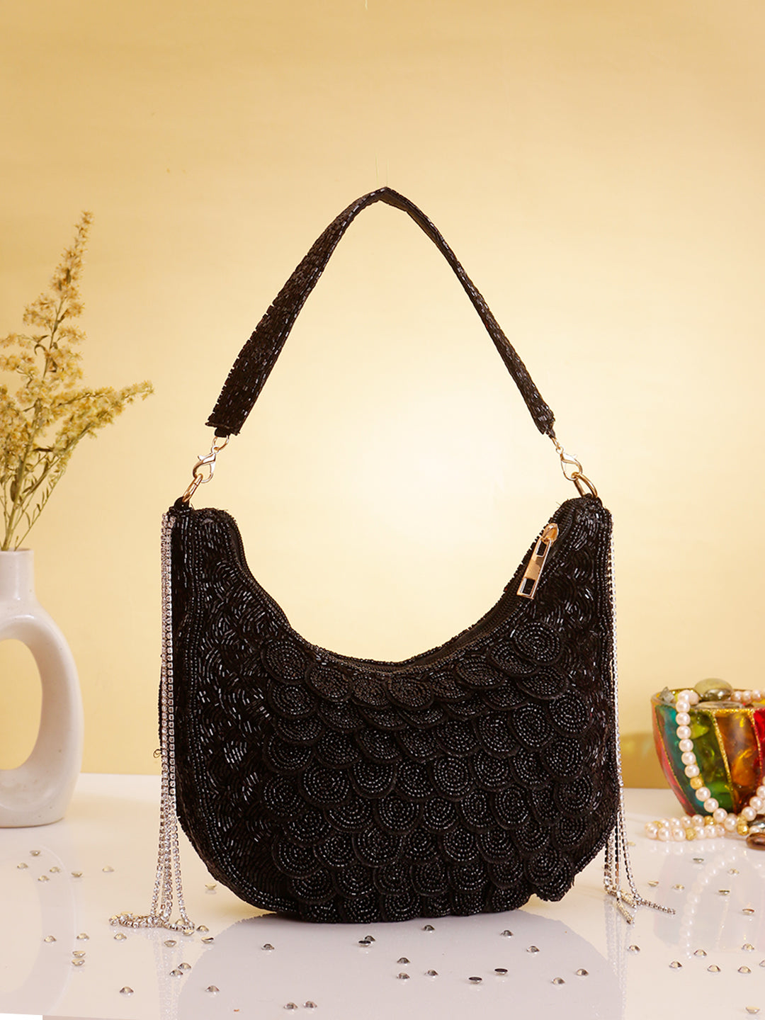 Swisni black brouch chain bag