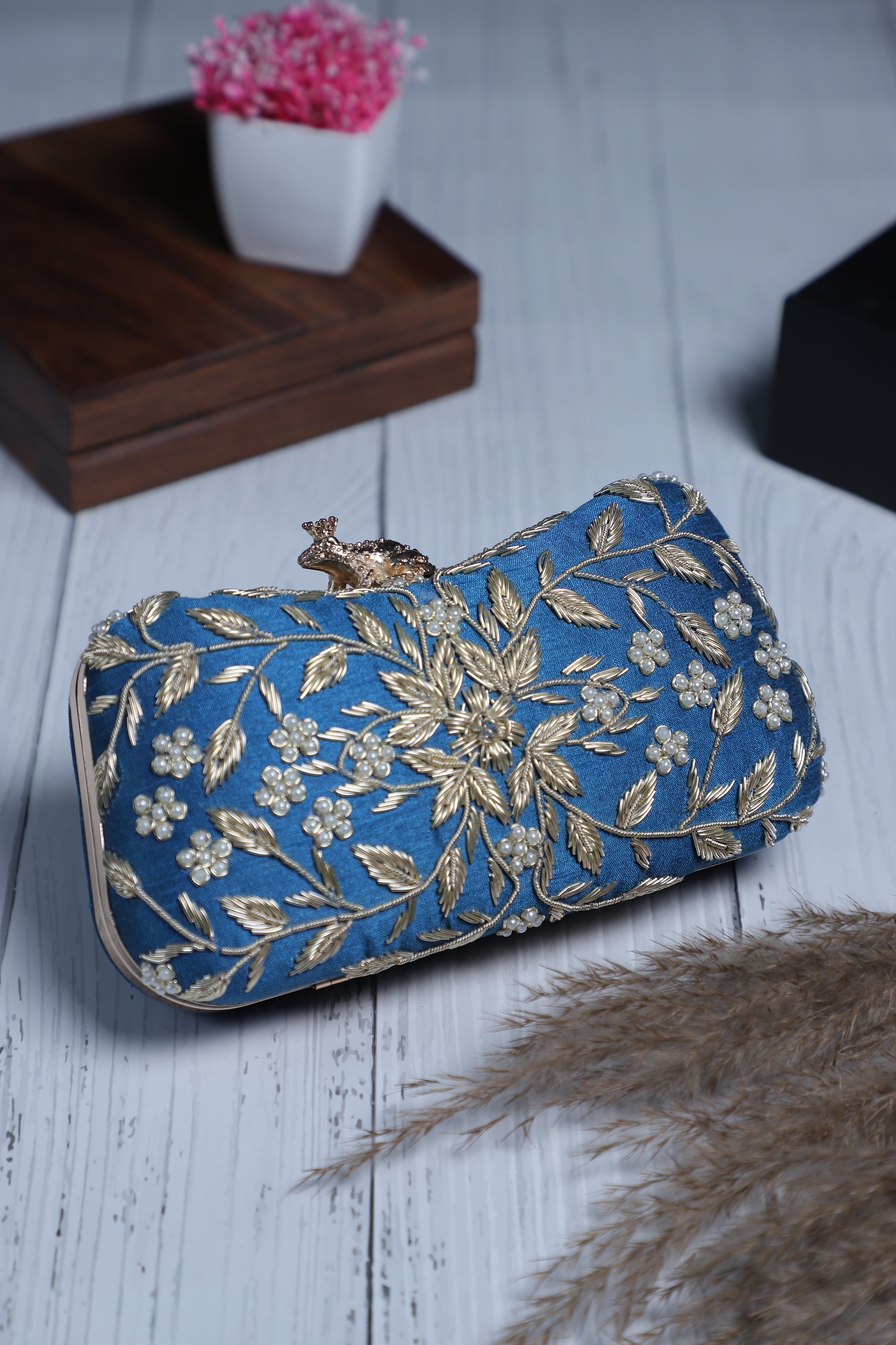 Dabka work clutch bag in frog frame