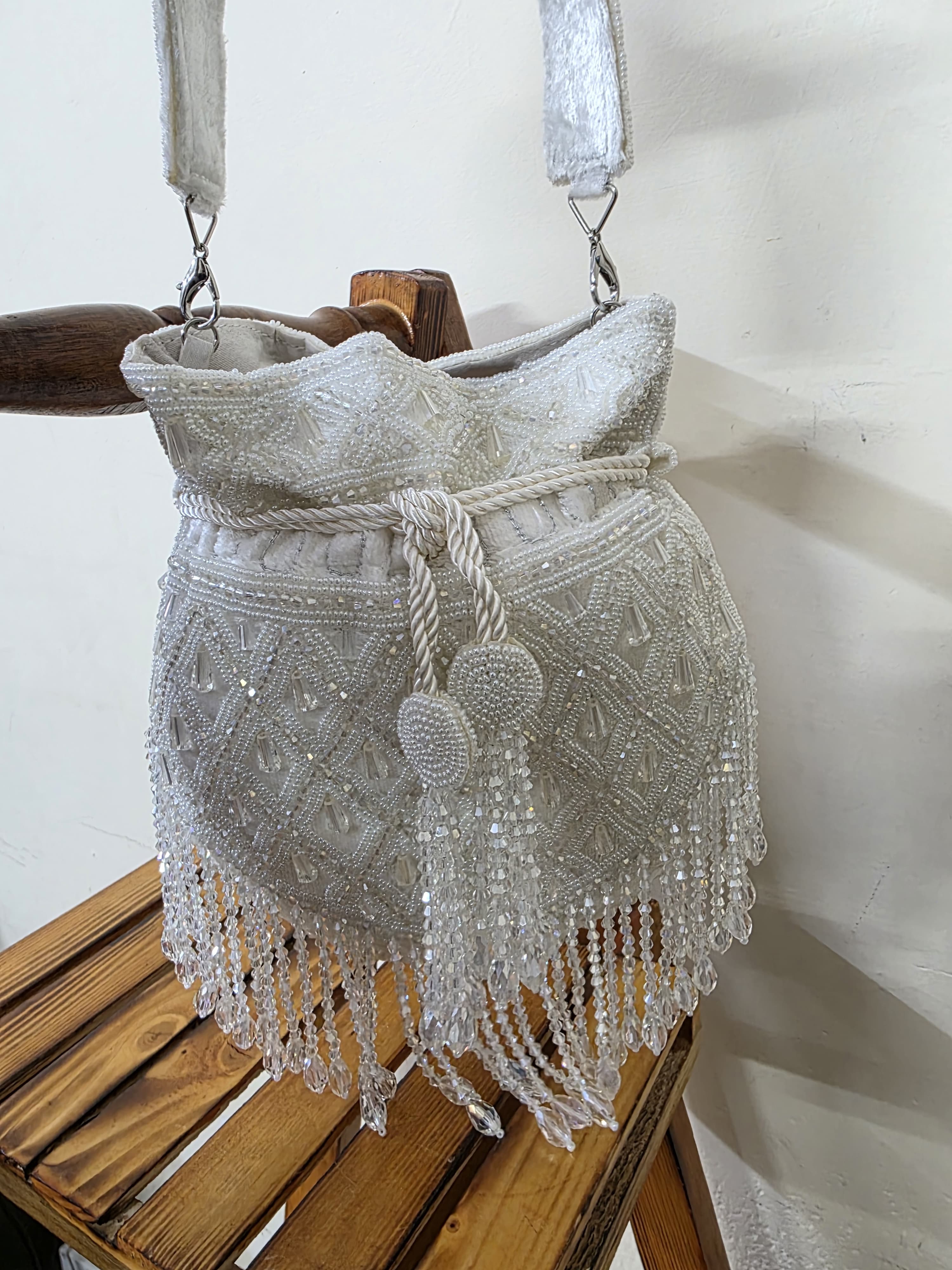 White arohi potli bag