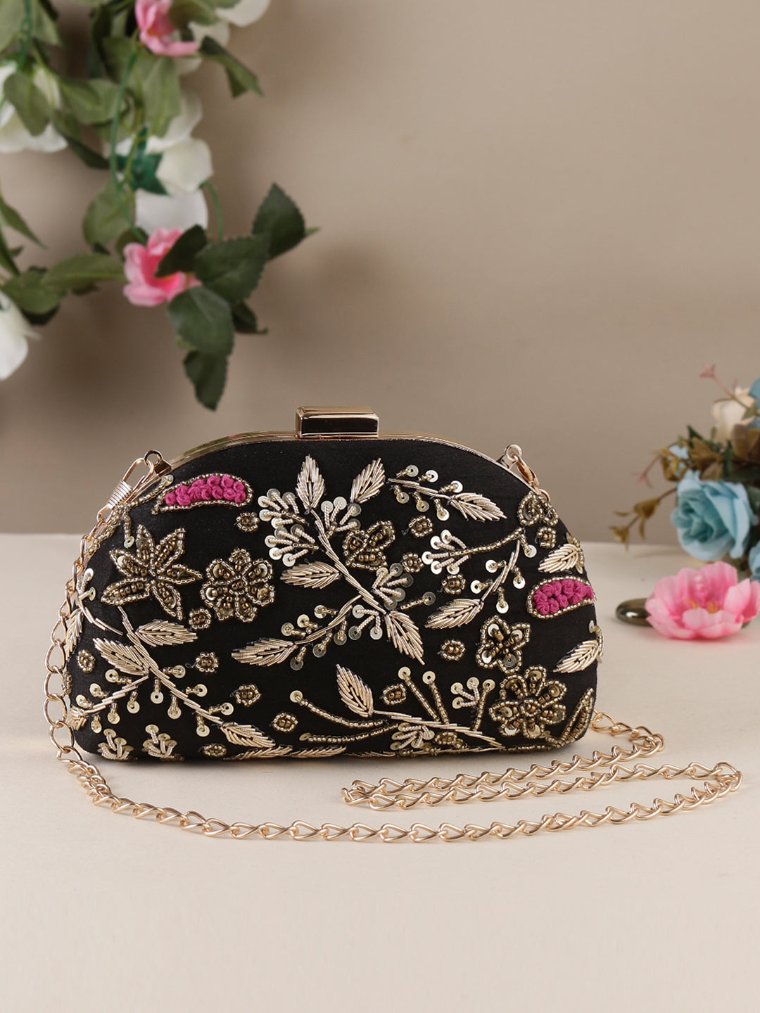 Swisni D Shape embroidered black bag