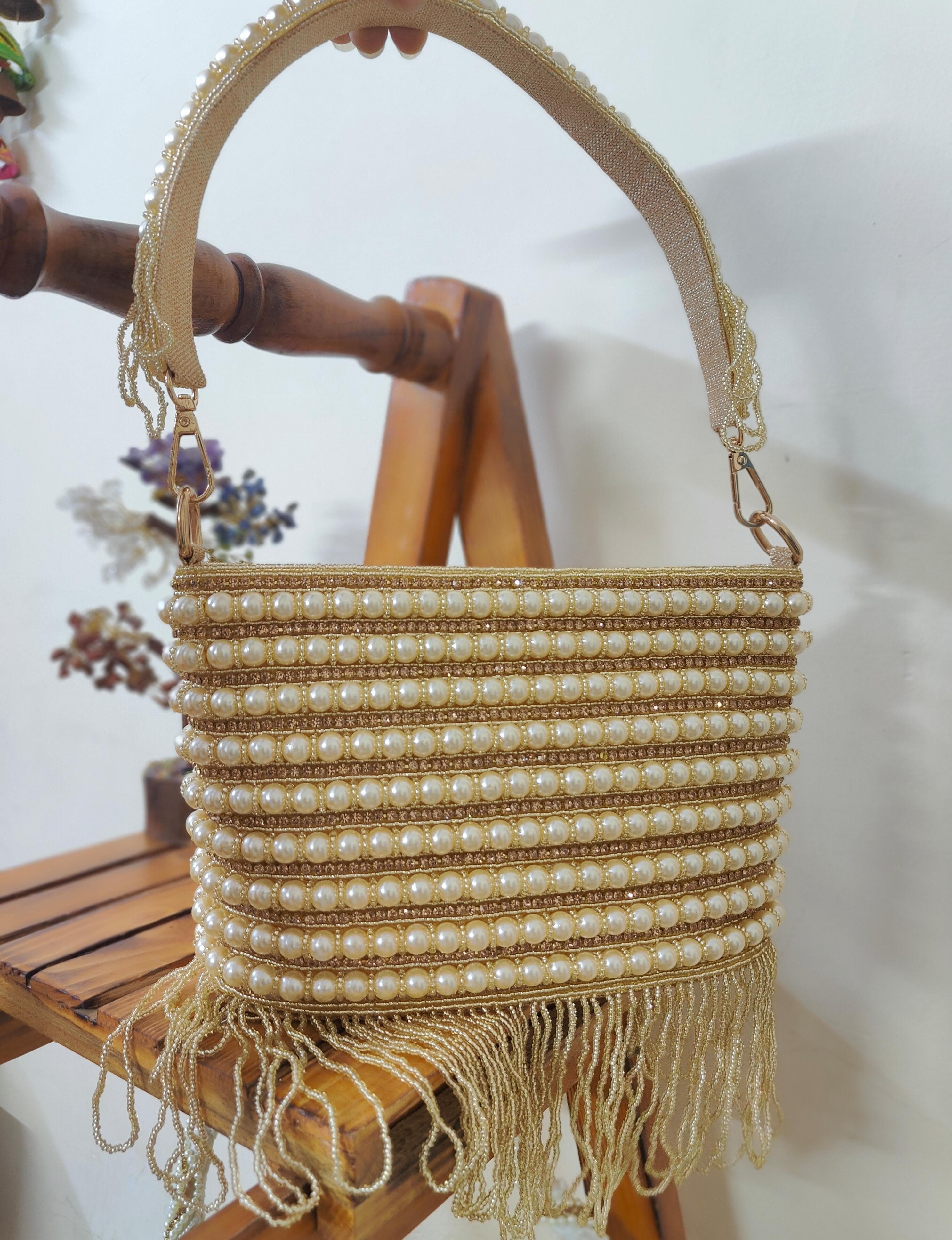 embroidered-clutch-bag-1