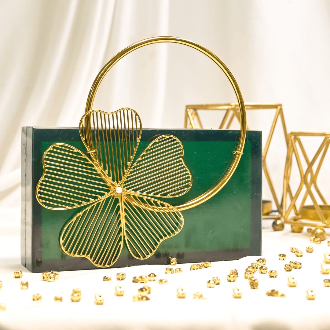 SWISNI RESIN CLUTCH BAG