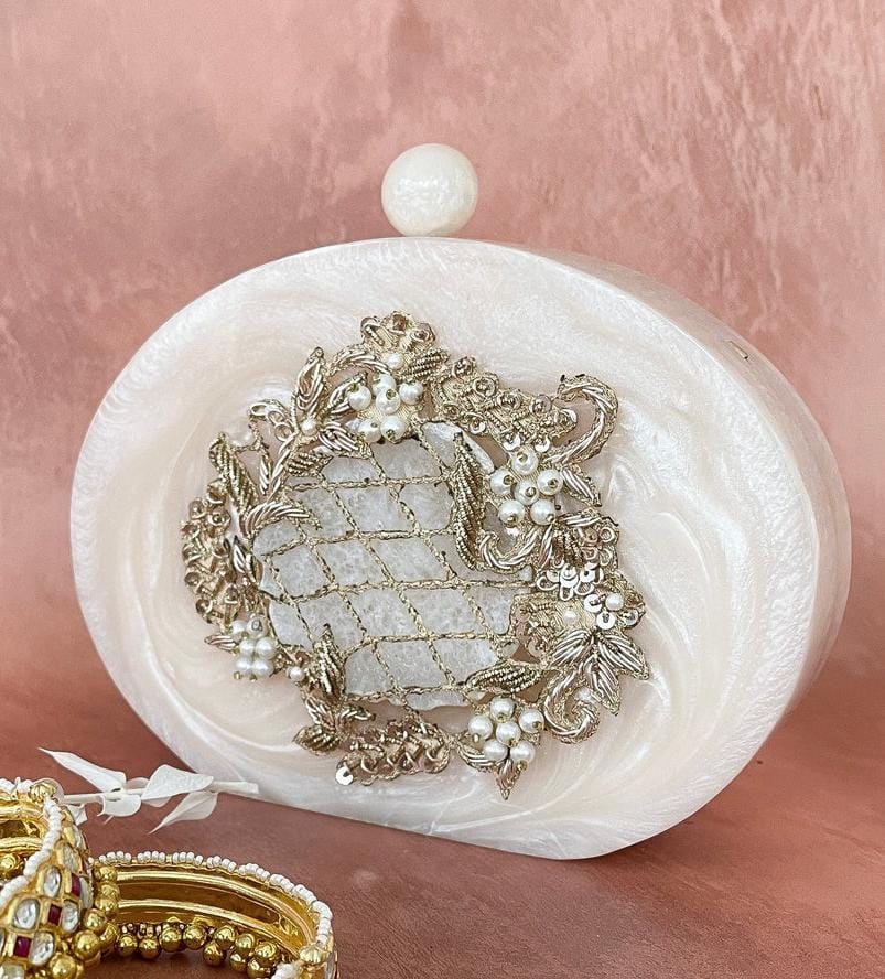 SWISNI RESIN CLUTCH BAG
