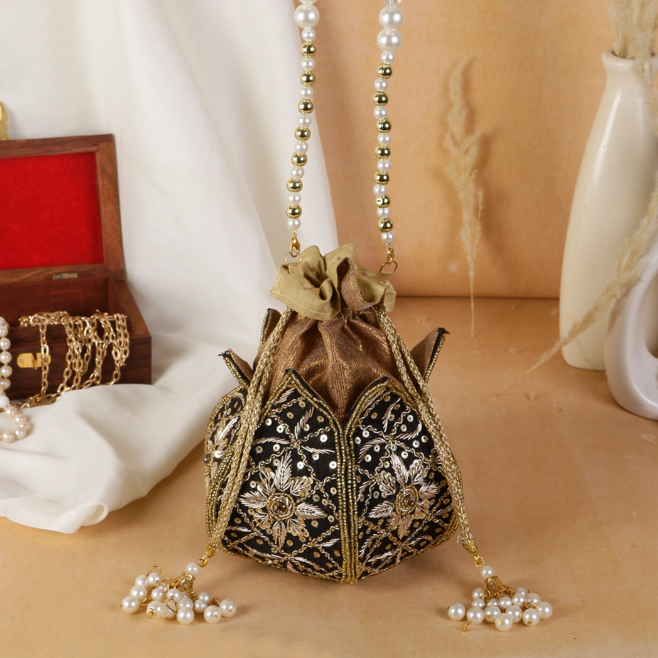 Swisni black lotus style potli