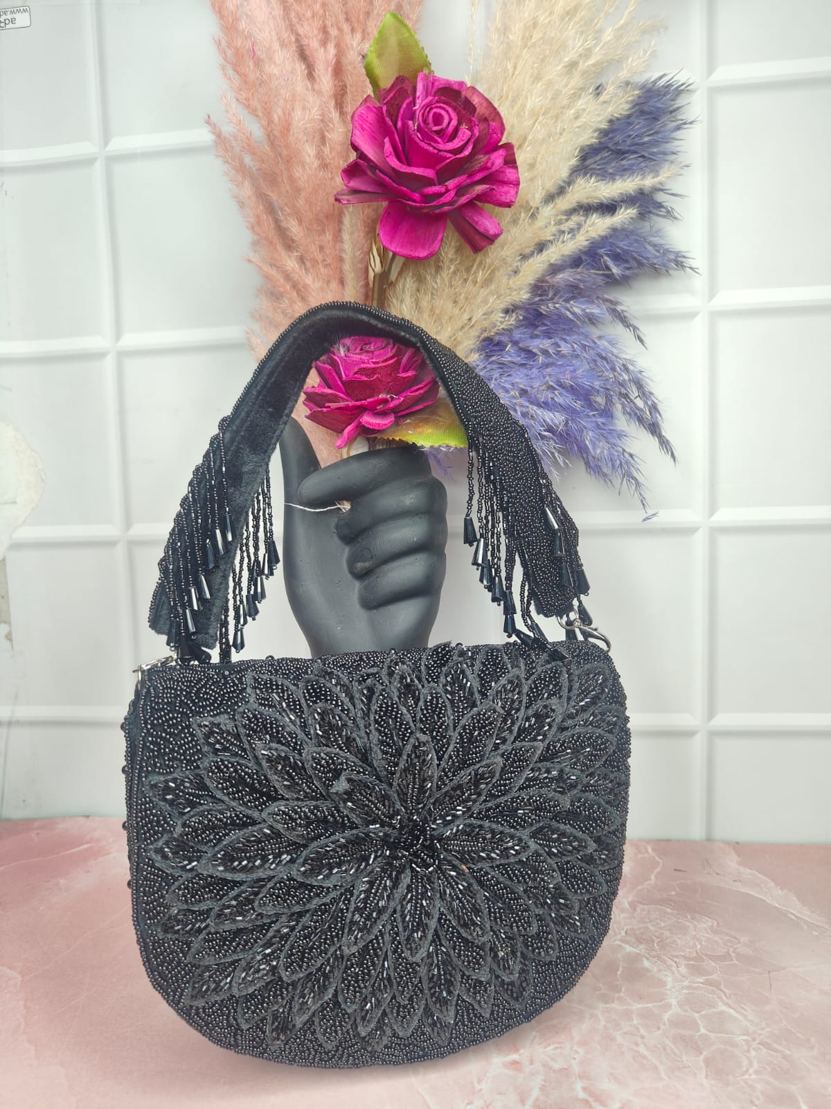 Swisnu Black leaf flower bag