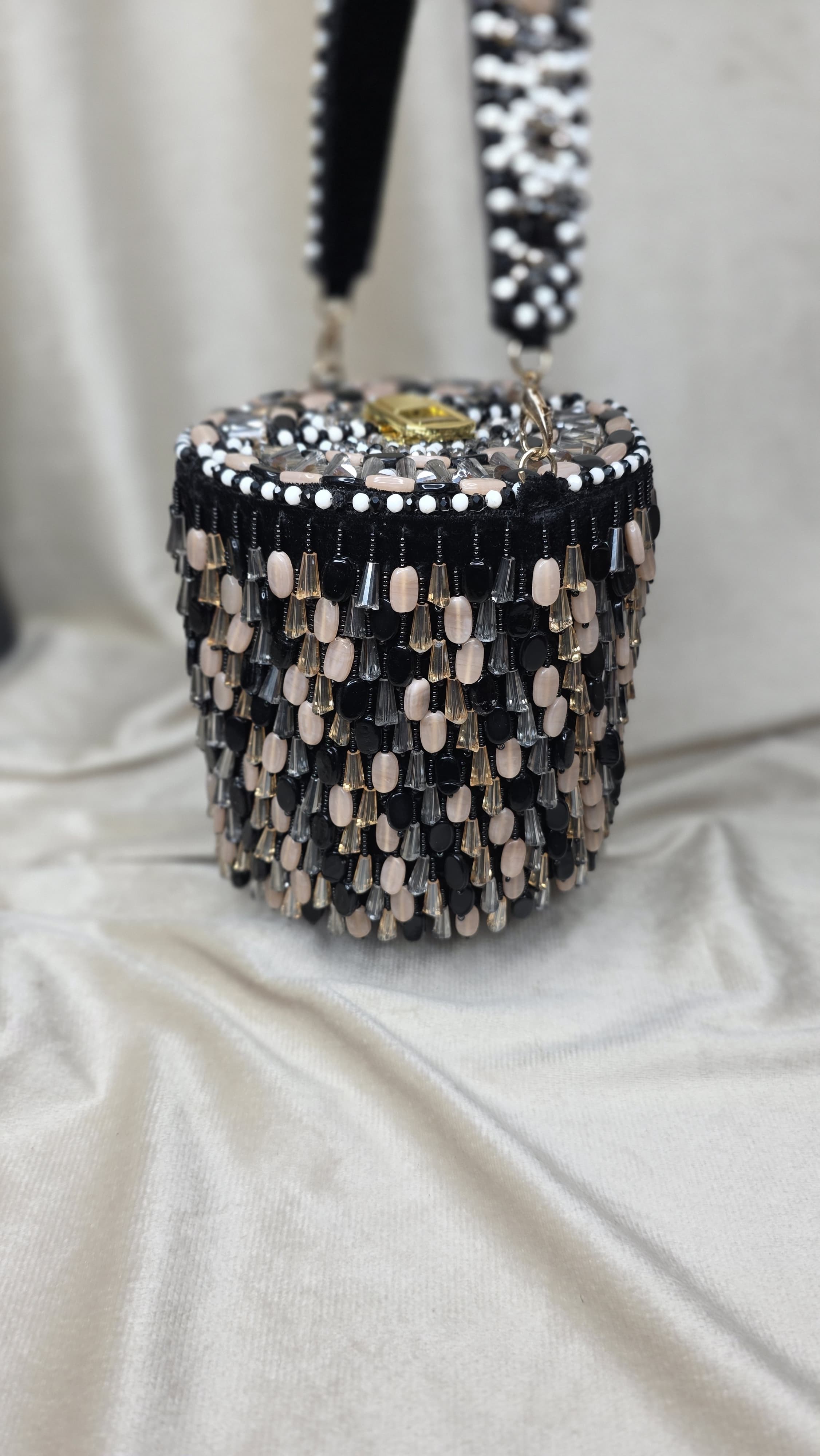 VRPS Bucket Bag | Handcrafted VRPS Bucket Bag | SWIS-3416