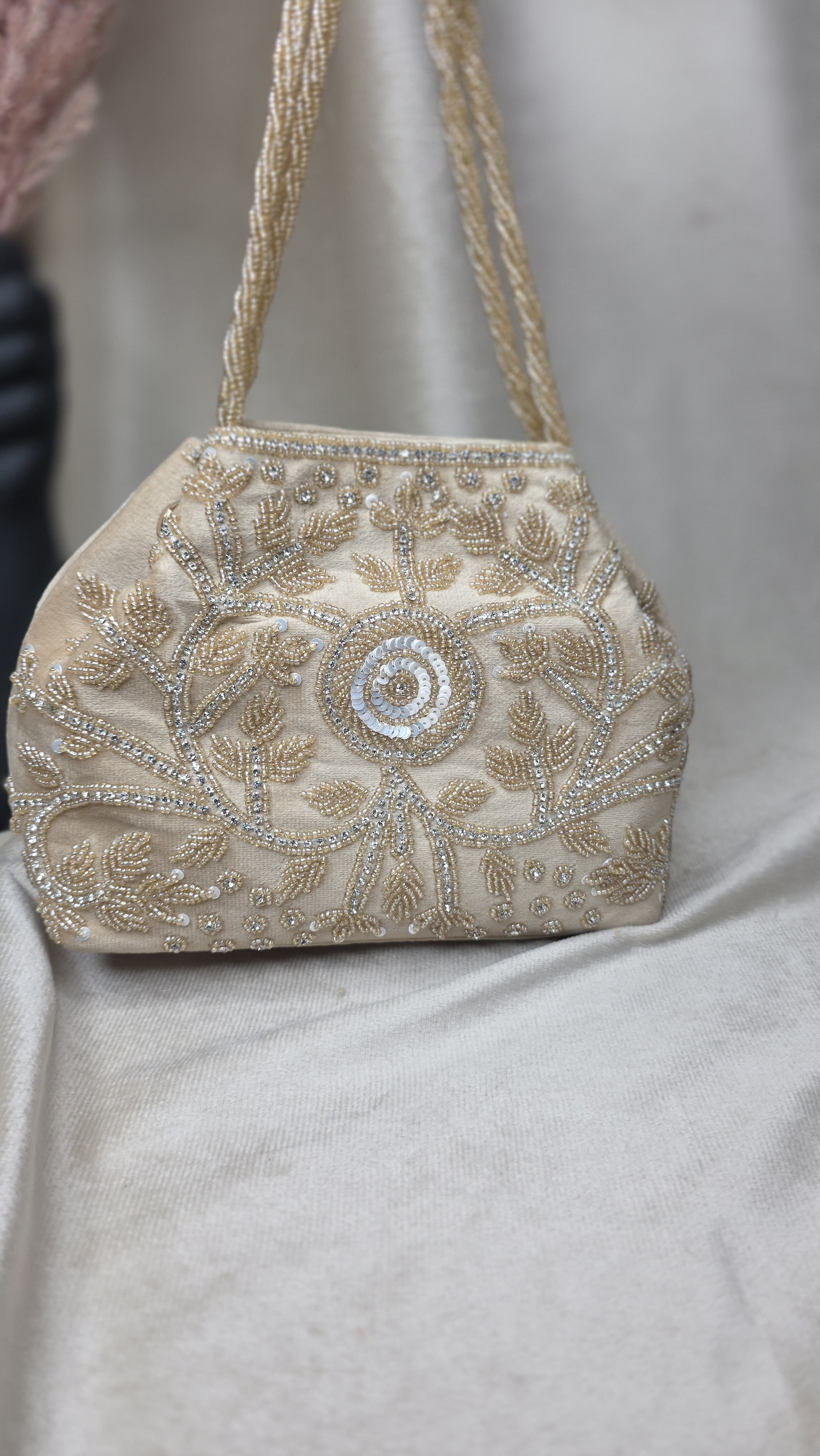 VRPS Bucket Bag | Handcrafted VRPS Bucket Bag | SWIS-3424