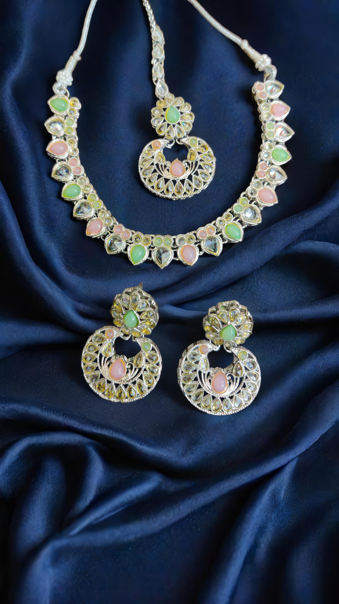 Neckless