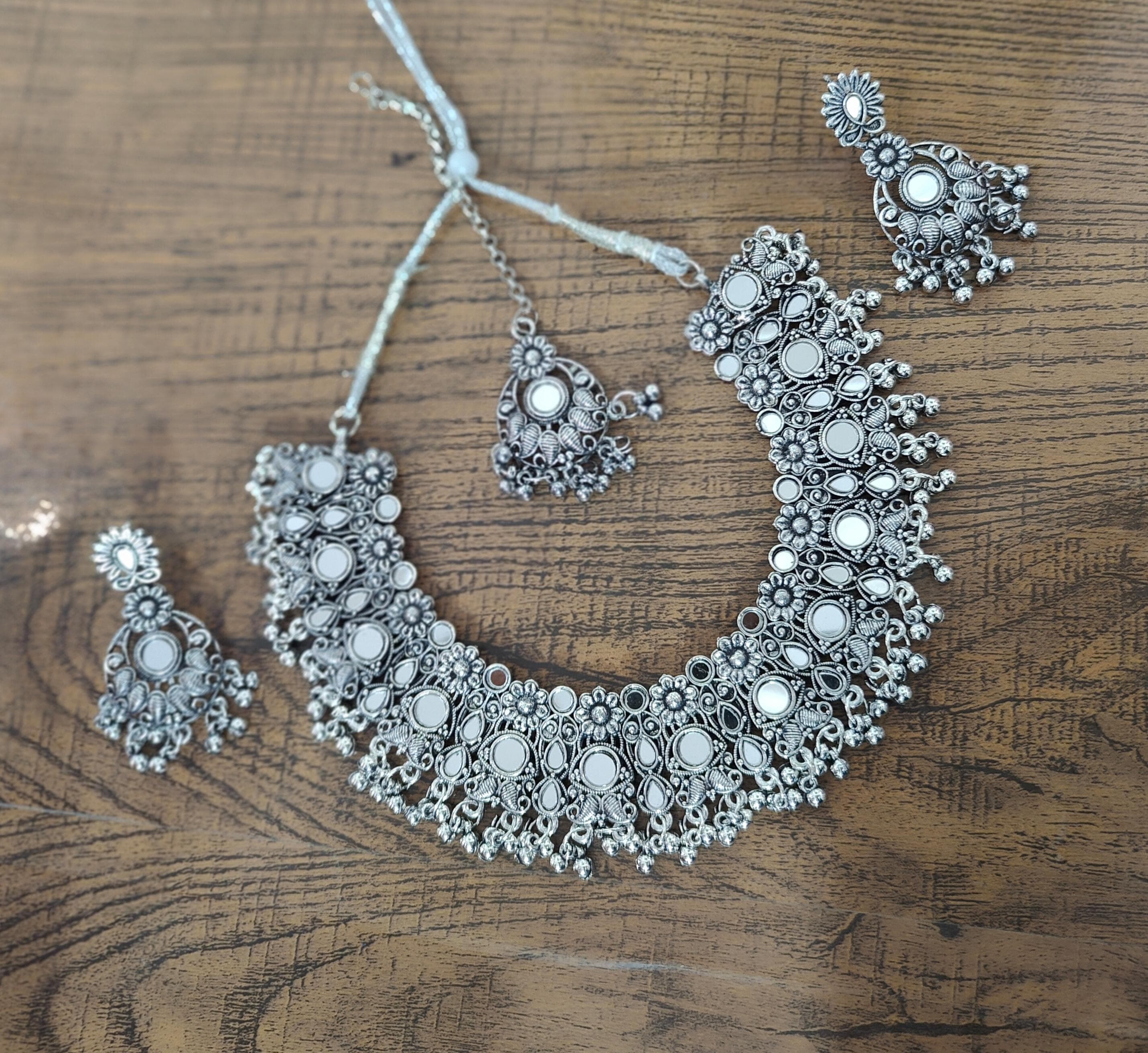 Neckless