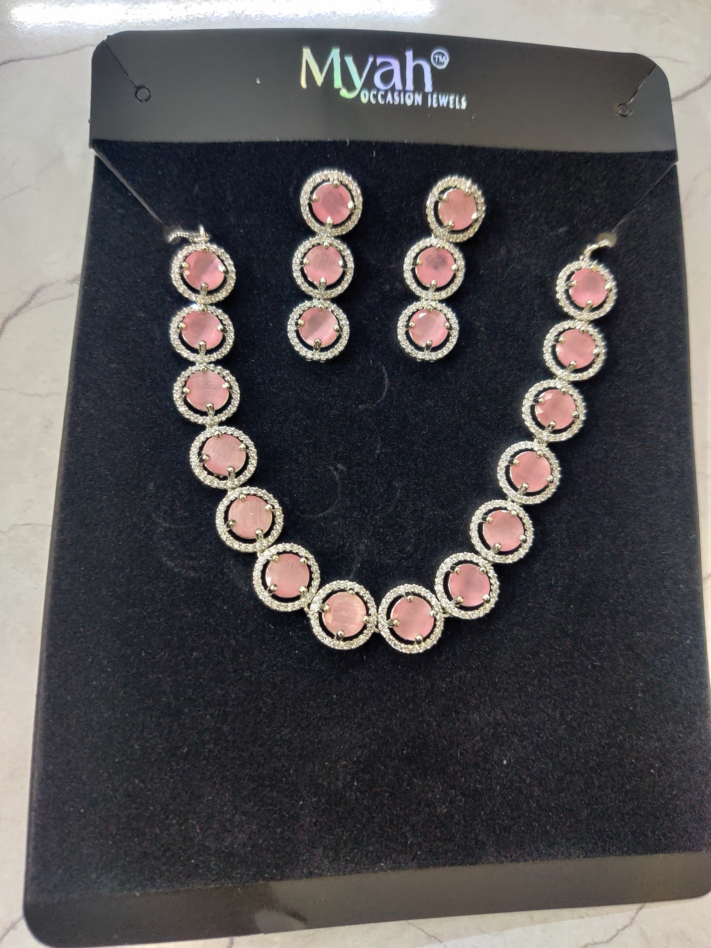 Neckless